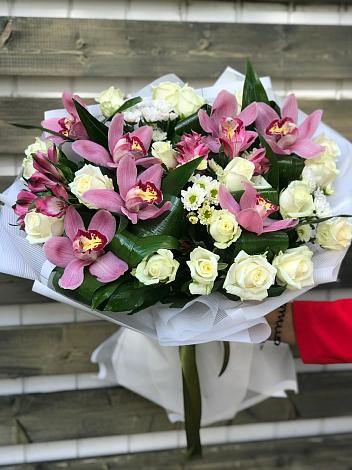 Букет цветов из: Розы и Хризантемы в Октябрьский Пермский край