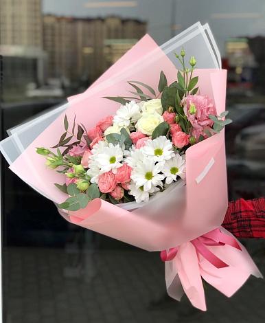 Букет цветов из: Розы, Лизиантусы и Хризантемы в Октябрьский Пермский край